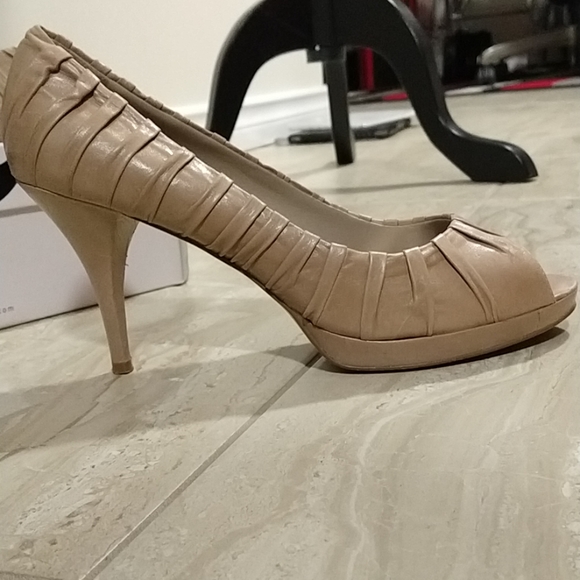 Peep toe pumps - Picture 3 of 4